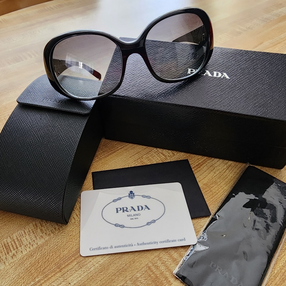 💥💥💥PRADA SUNGLASS💥💥💥 - Picture 2 of 9